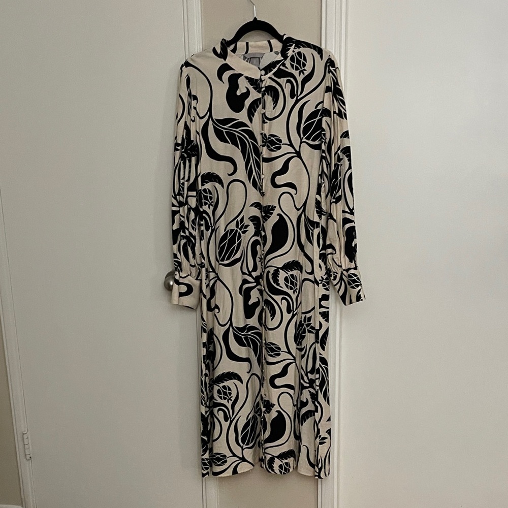 H&M Black and Cream print Long Sleeve Dress